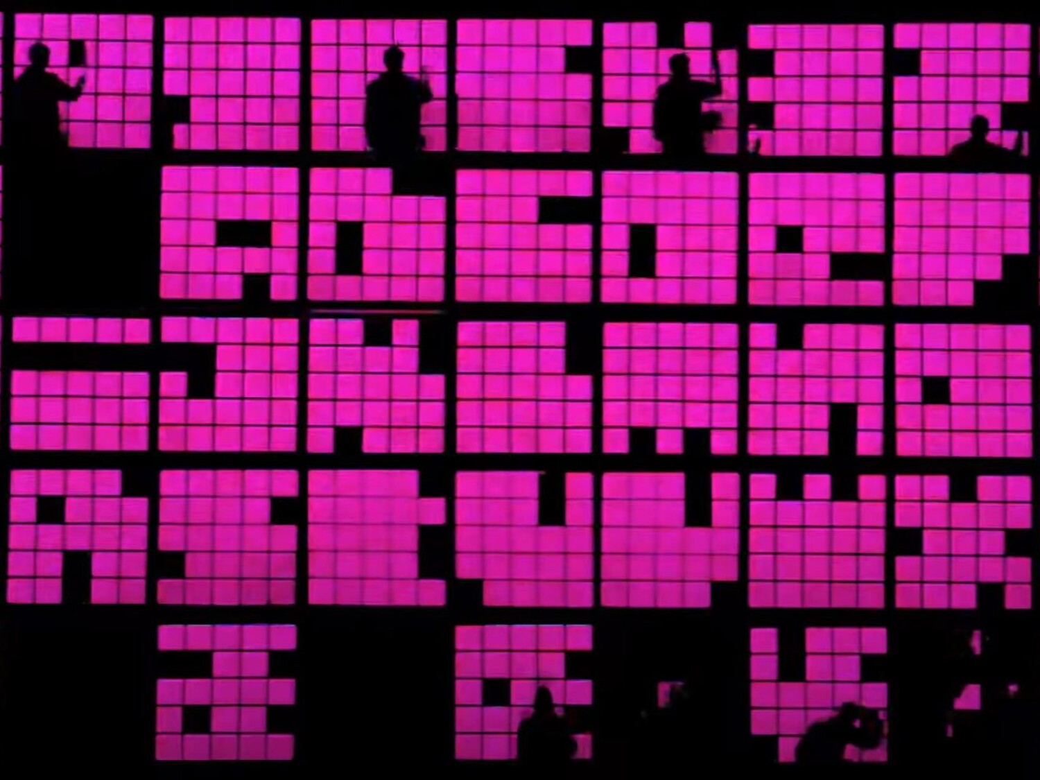 9DPI interactive typography at OSTRALE in Dresden, Germany – by ruestungsschmie.de