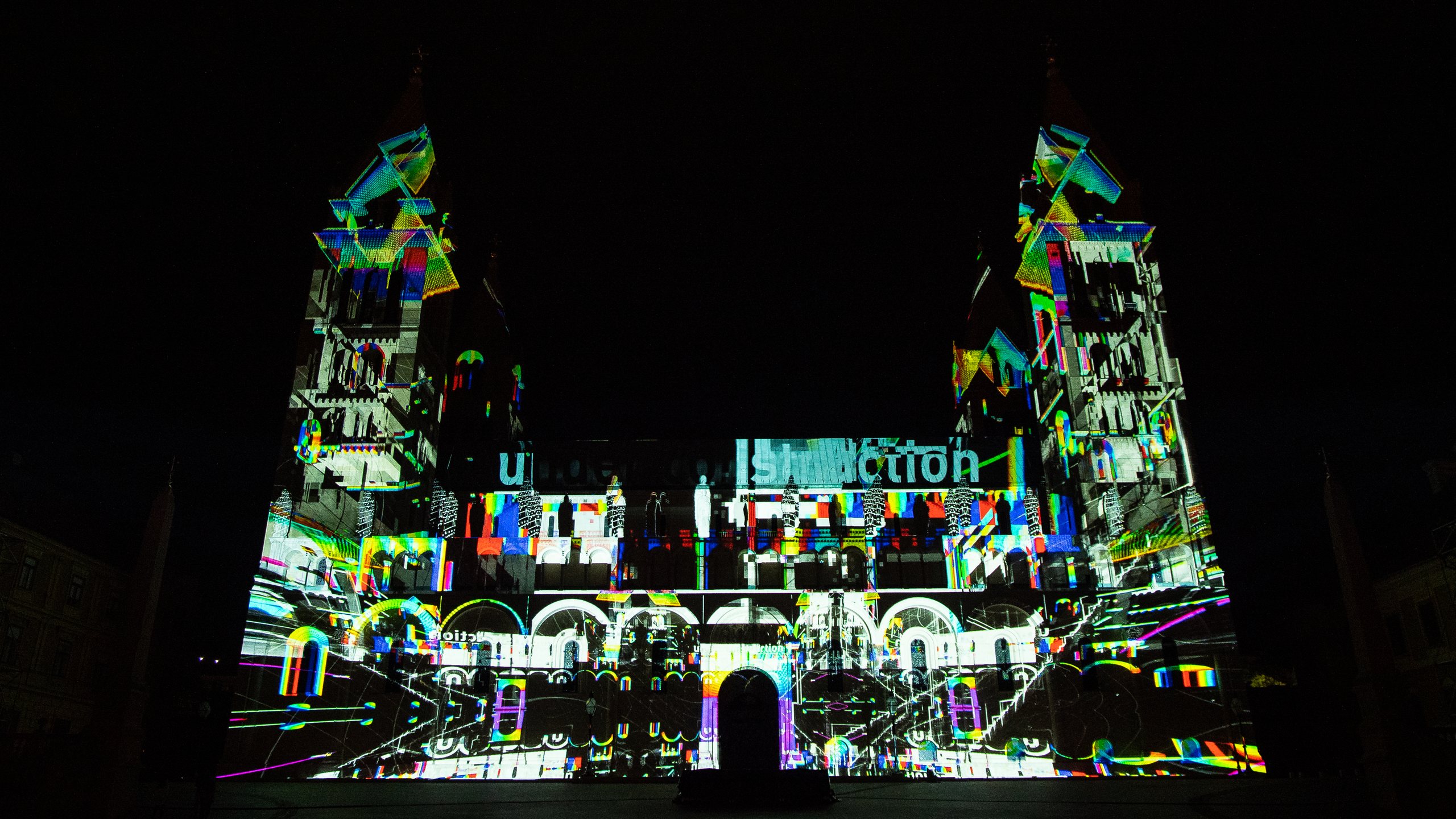 CHIRAL³ – projection mapping on Pécs Cathedral, Zsolnay Light Festival 2022 – by ruestungsschmie.de