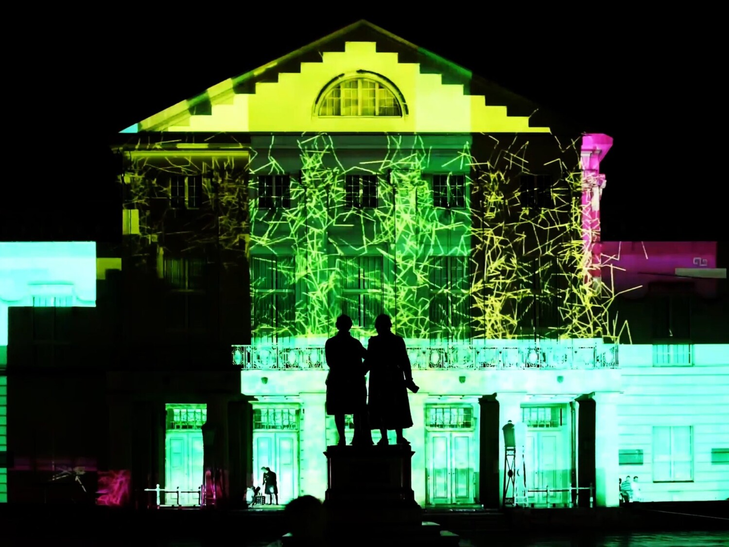 METALLWALD³ stereoscopic projection on Strasse E at PLASMA Magazine Release in Dresden, Germany – by ruestungsschmie.de