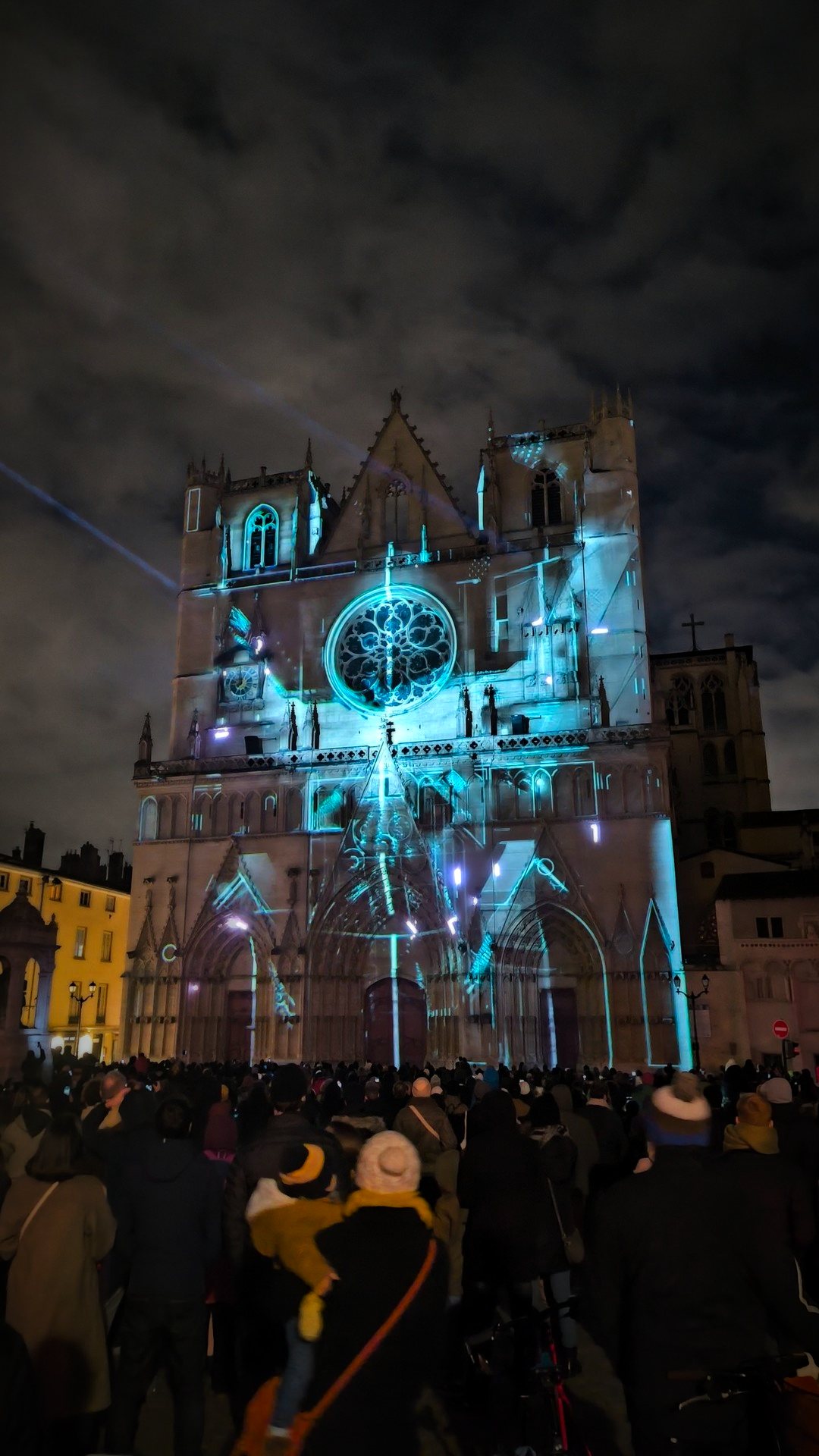 KERNEL³ – laser and projection mapping on Lyon Cathedral, Fête des Lumières – by ruestungsschmie.de