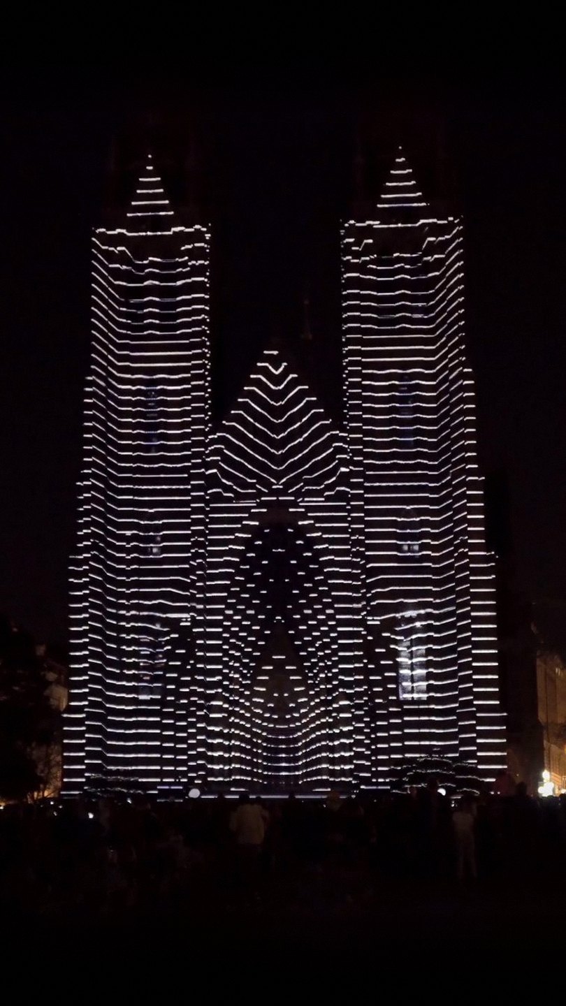 NUCLEUS³ – projection mapping on St. Ludmila Church, Signal Festival Prague – by ruestungsschmie.de