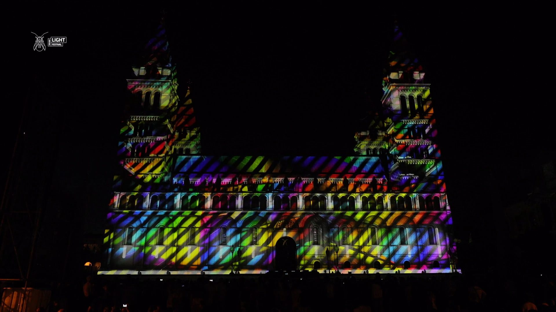 TEKTONIC³ projection mapping on the Cathedral of Saints Peter and Paul at Zsolnay Light Art Festival in Pécs, Hungary, 2019 – by ruestungsschmie.de